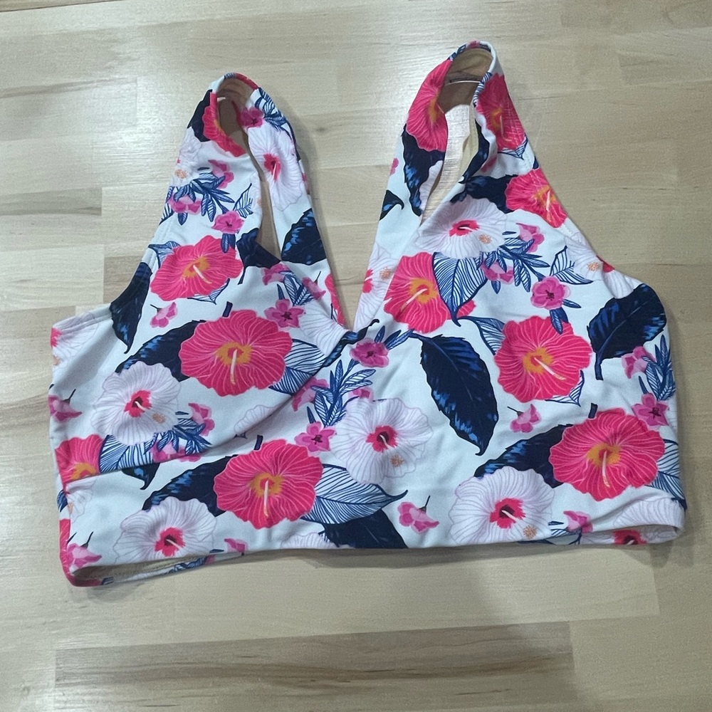 NWOT Floral Print Bikini Top